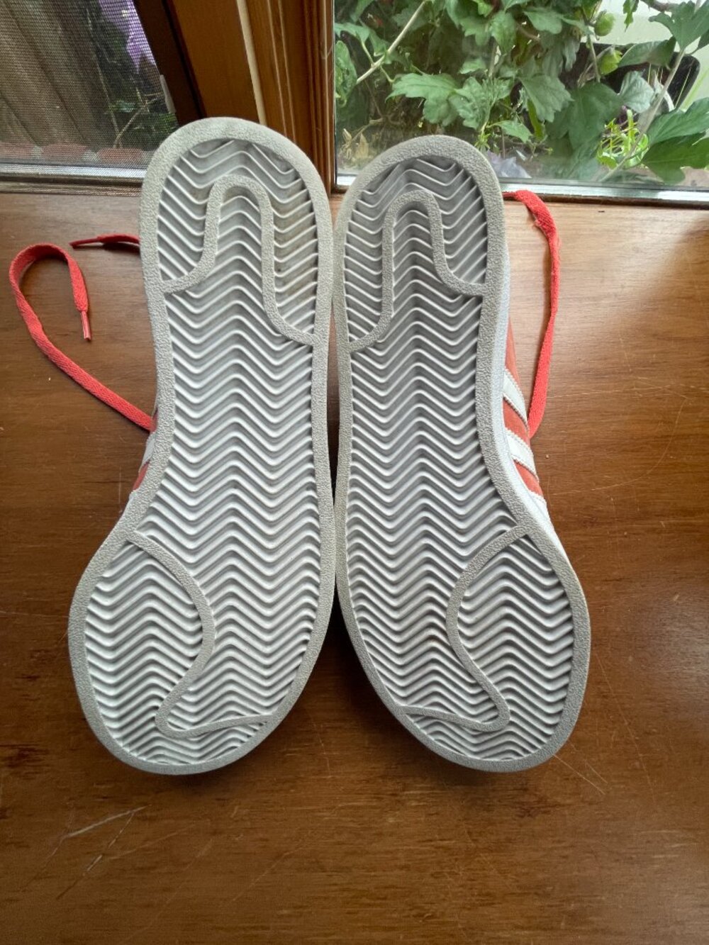 Adidas Coral Suede Campus Running Shoes - Men’s Size 8 or Women’s 10 - Picture 4 of 13